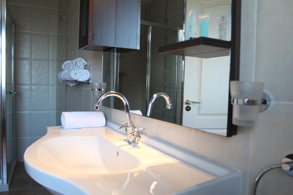 Connemara Lake Hotel Oughterard Rom bilde
